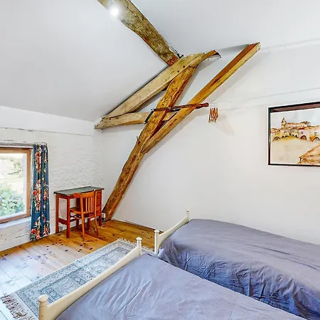 Beautiful In With Private Swimming Pool, Be Inside Or Outside